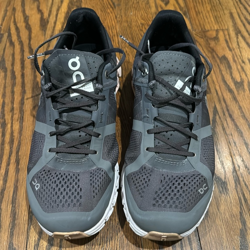 OC size 7 Running Shoe